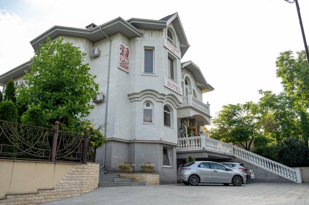 Diplomat Club Hotel Chisinau Exterior foto